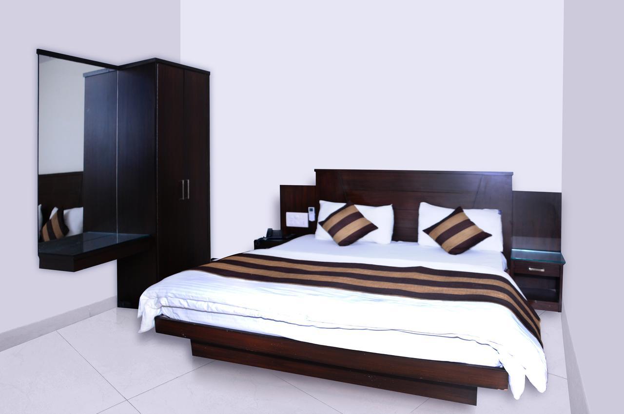 ניו דלהי Hotel Usa מראה חיצוני תמונה